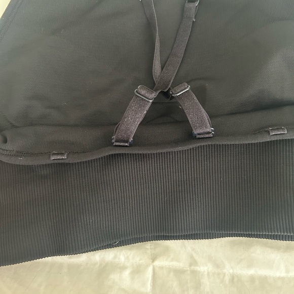 Lululemon High Neck Compressive Sports Bra - Picture 3 of 3